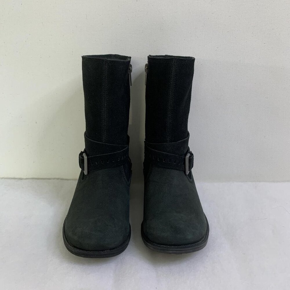 Sleek and edgy **UGG Kiings** - Picture 2 of 8